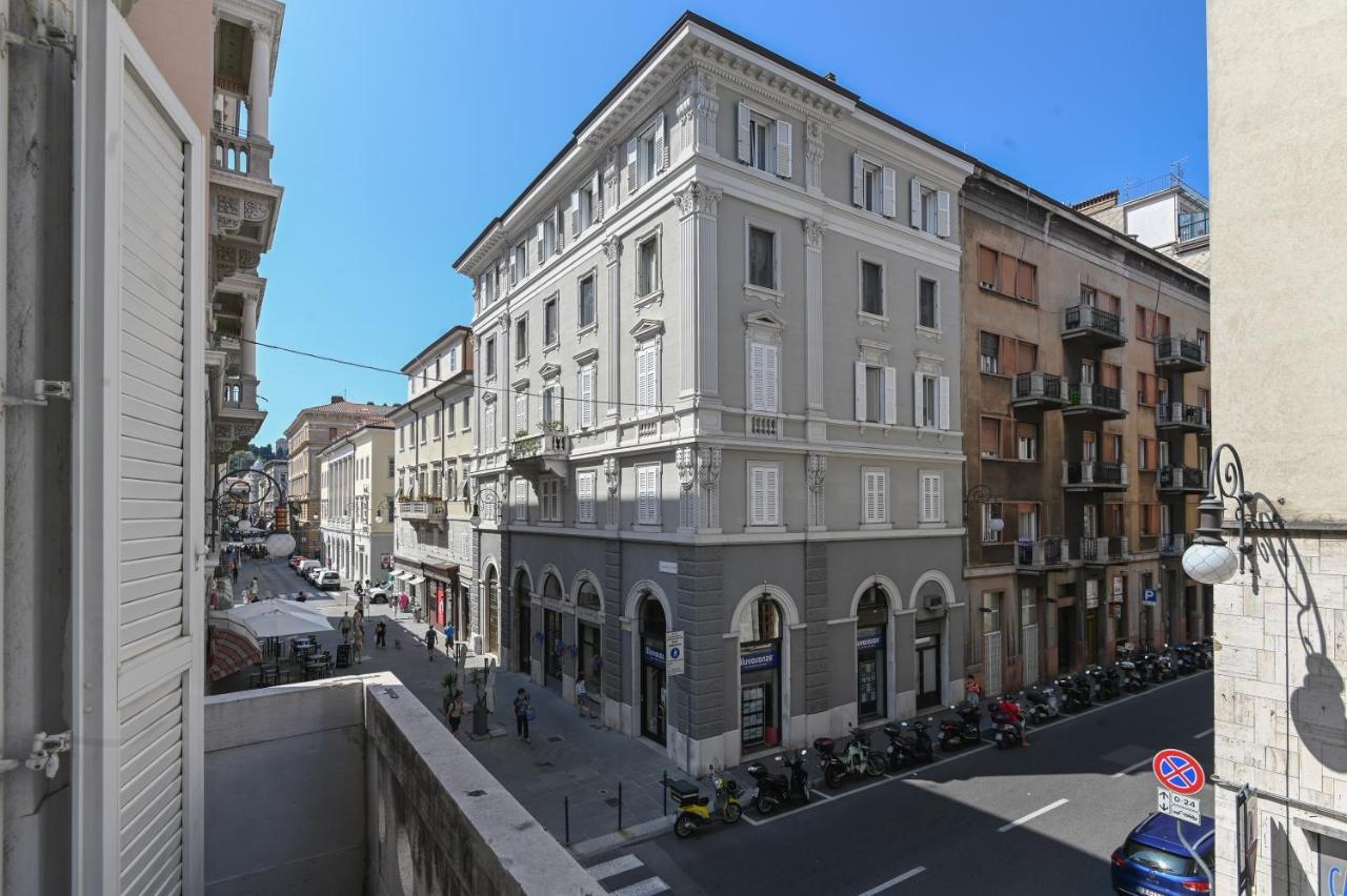 Adria Luxury Residence - Centro Trieste Eksteriør billede